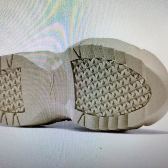 NWOT REEBOK Cardi B Club C V2 Women's Shoes Modern Beige - Picture 3 of 3